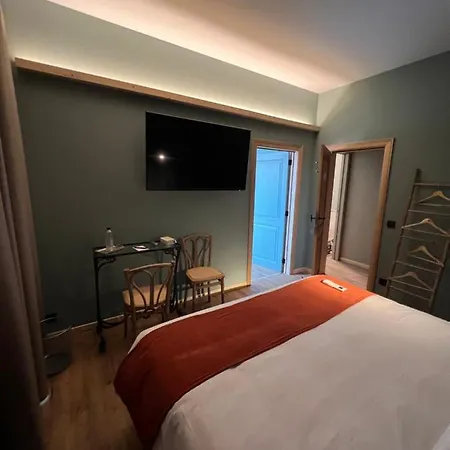 Demelenne 3*