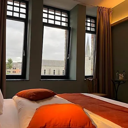 Demelenne Hotel 3*